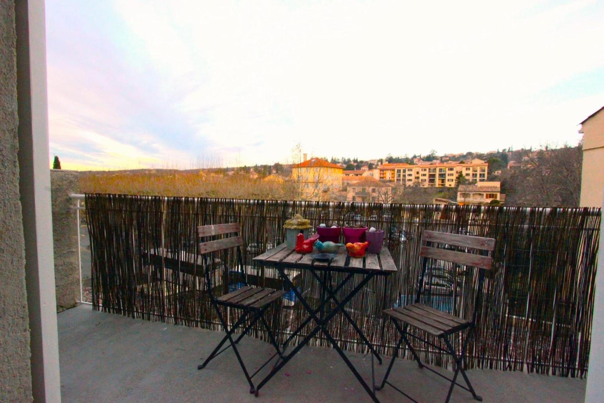 Joli Appartement Avec Balcon Au Coeur De Forcalquier Eksteriør billede